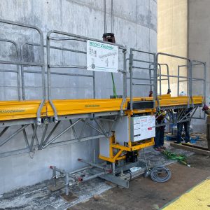 移動昇降式足場